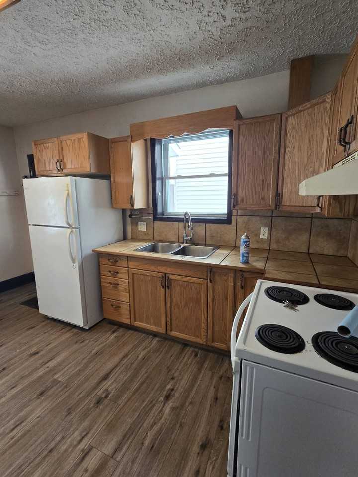 278 Hazel St Frnt Building - Photo 2 of 28