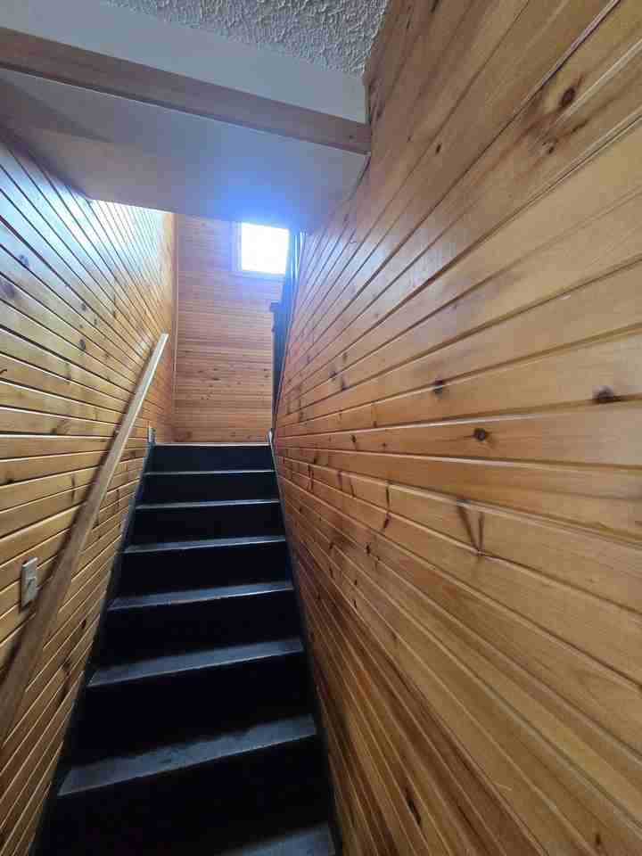 278 Hazel St Frnt Building - Photo 4 of 28