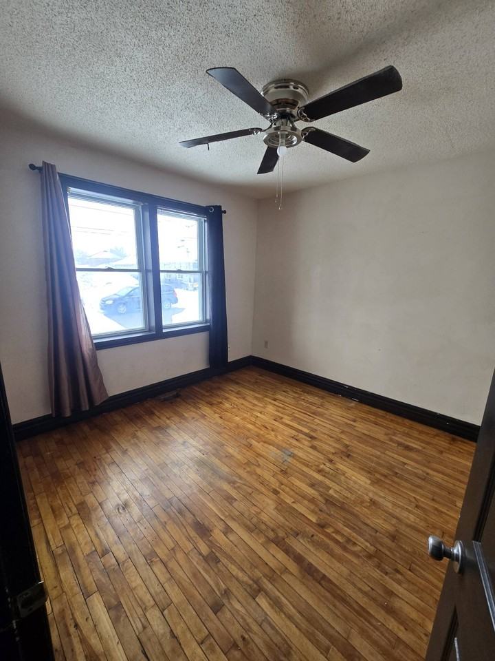 278 Hazel St Frnt Building - Photo 6 of 28