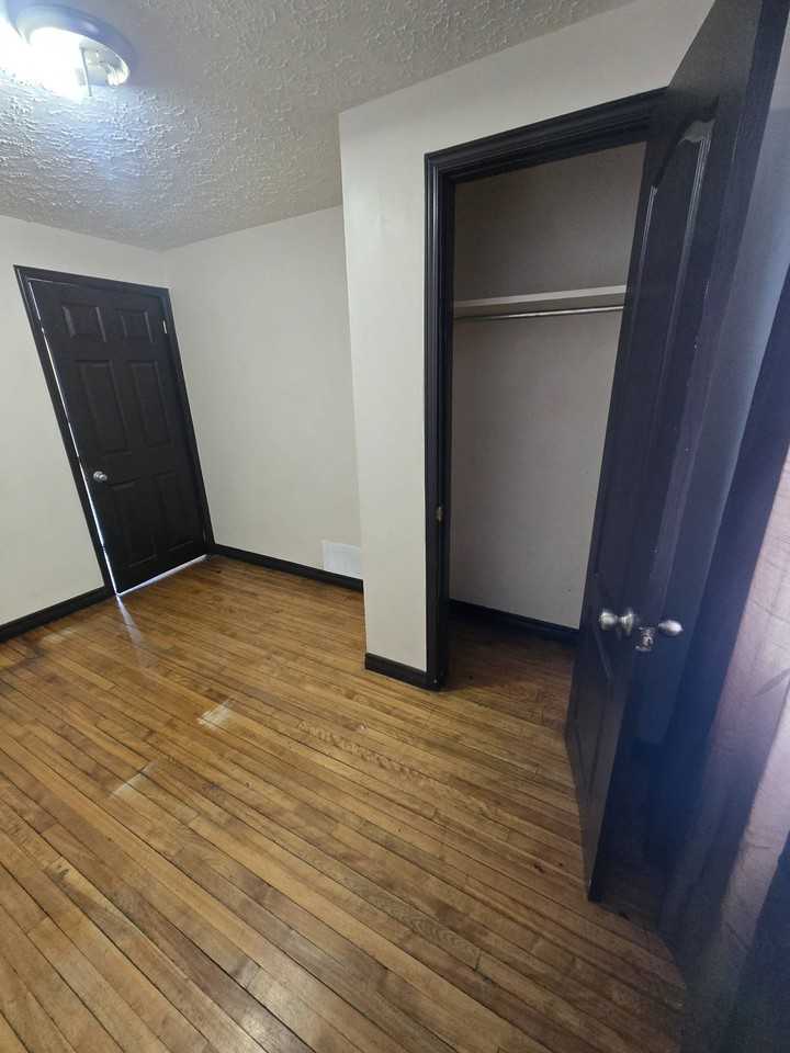 278 Hazel St Frnt Building - Photo 7 of 28