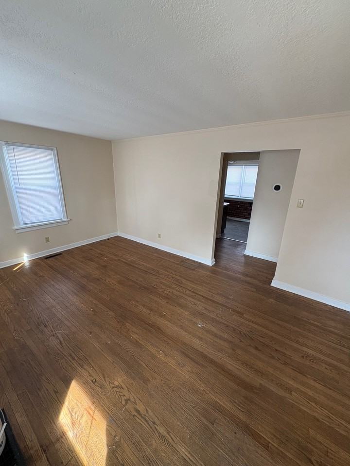 1244 W Marietta St #1 - Photo 2 of 6