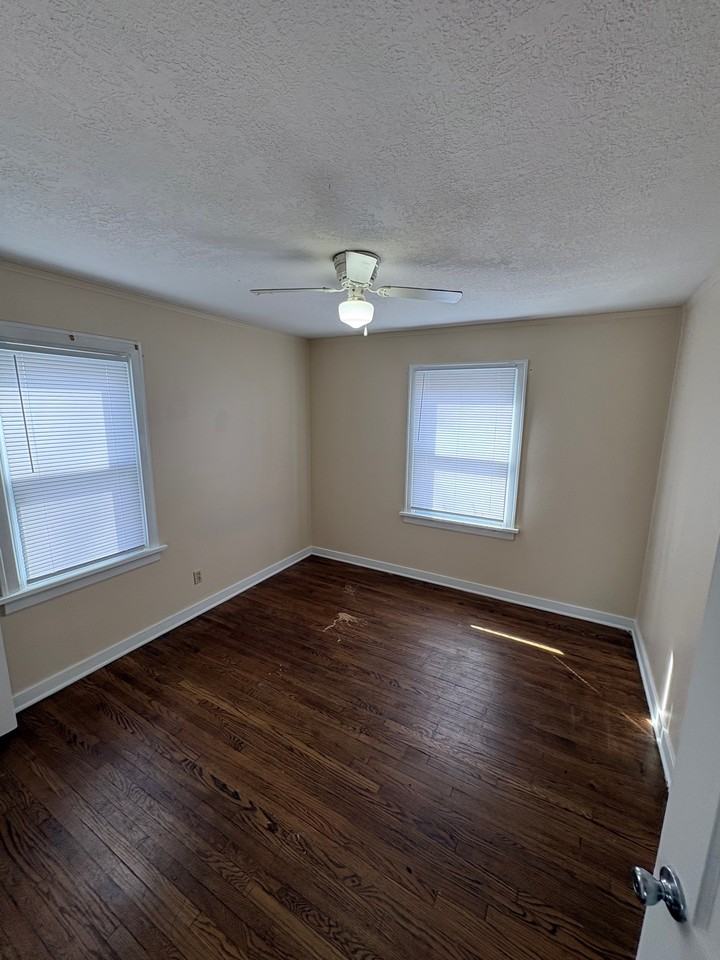 1244 W Marietta St #1 - Photo 4 of 6