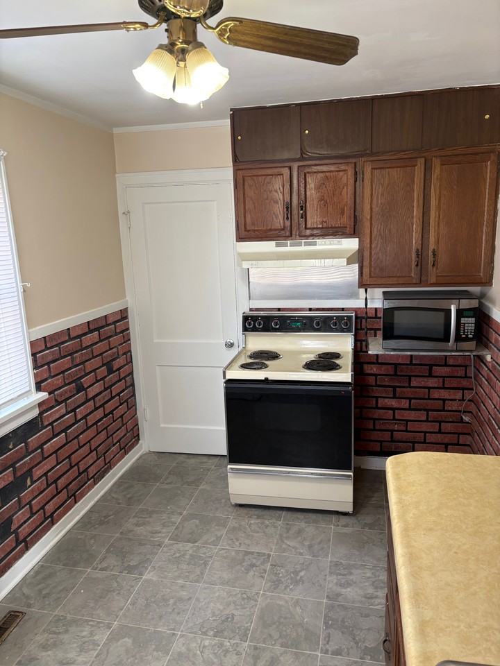 1244 W Marietta St #1 - Photo 6 of 6