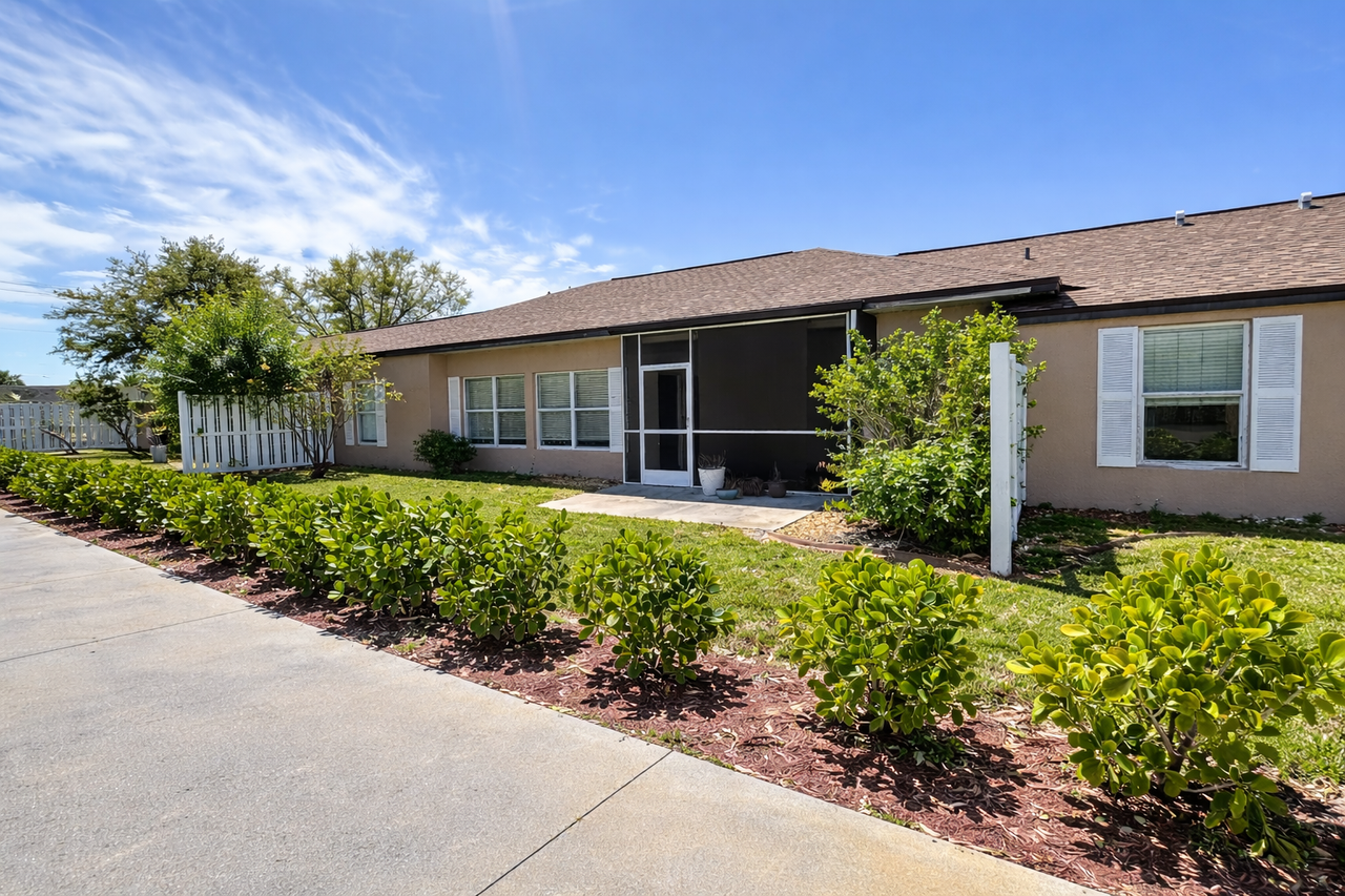 211 Rotonda Blvd W #B - Photo 2 of 18