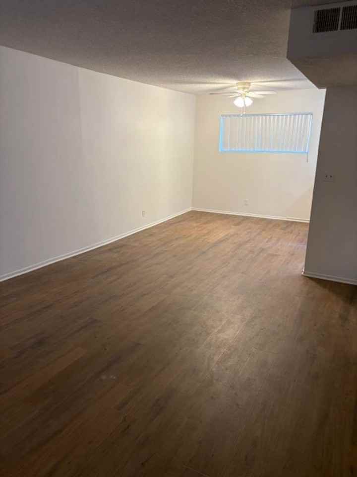 123 - Thompson Ave Apts - Photo 4 of 18