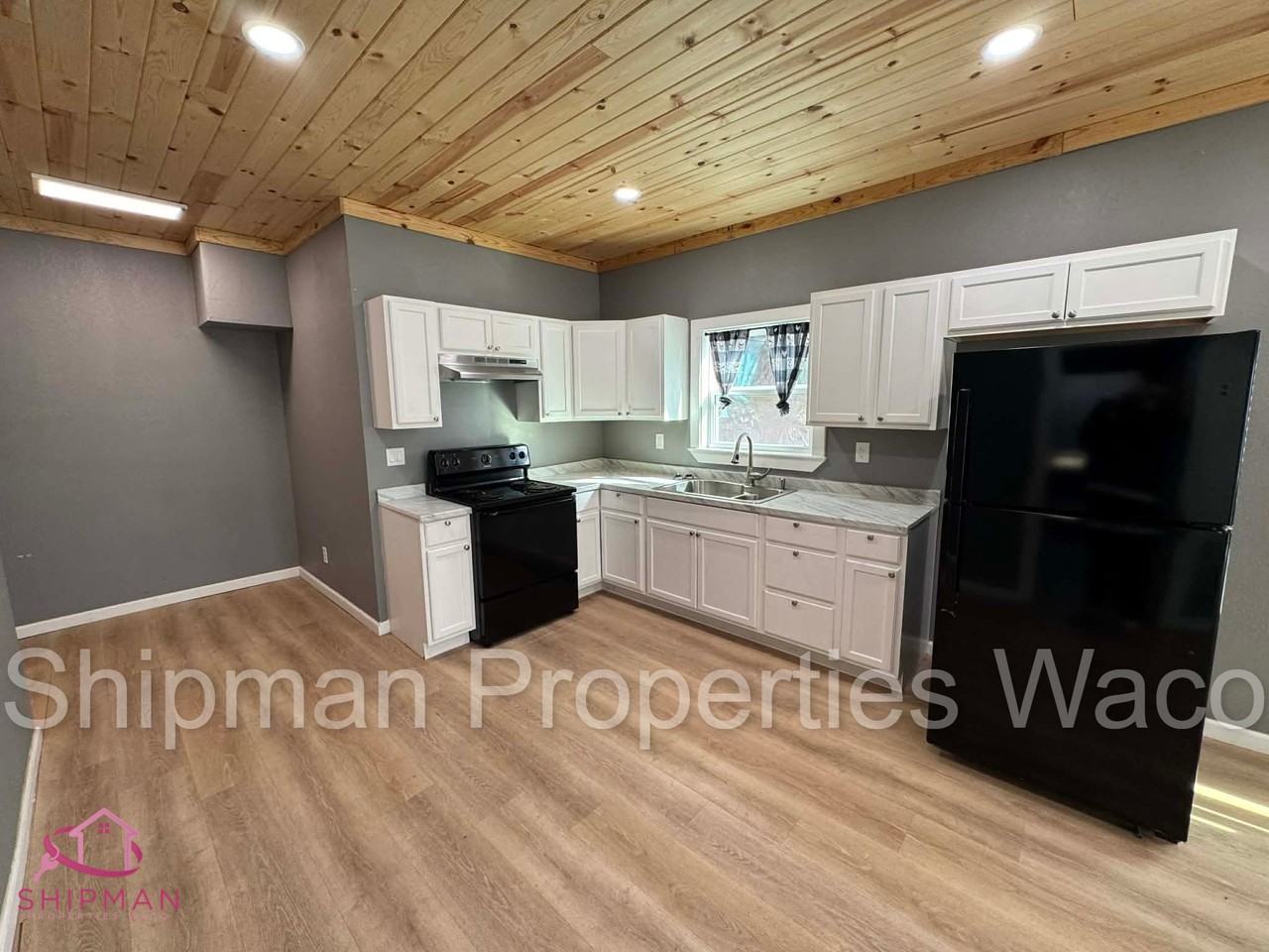 1601 Mckenzie Ave #1 - Photo 5 of 15