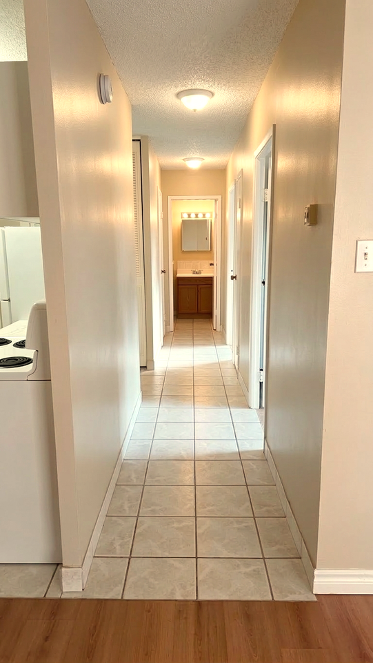 Open, Spacious 2 Bedroom Corner in the Beltline - ALL Utilities Included - Cats & Small Dogs Welcome - Photo 7 of 10