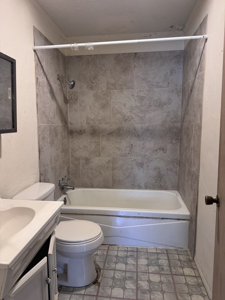 1702 62nd Ave #1 - Photo 5 of 5