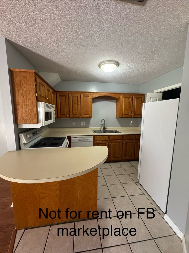 160 Willow Creek Blvd Apt F #1 - Photo 3 of 9