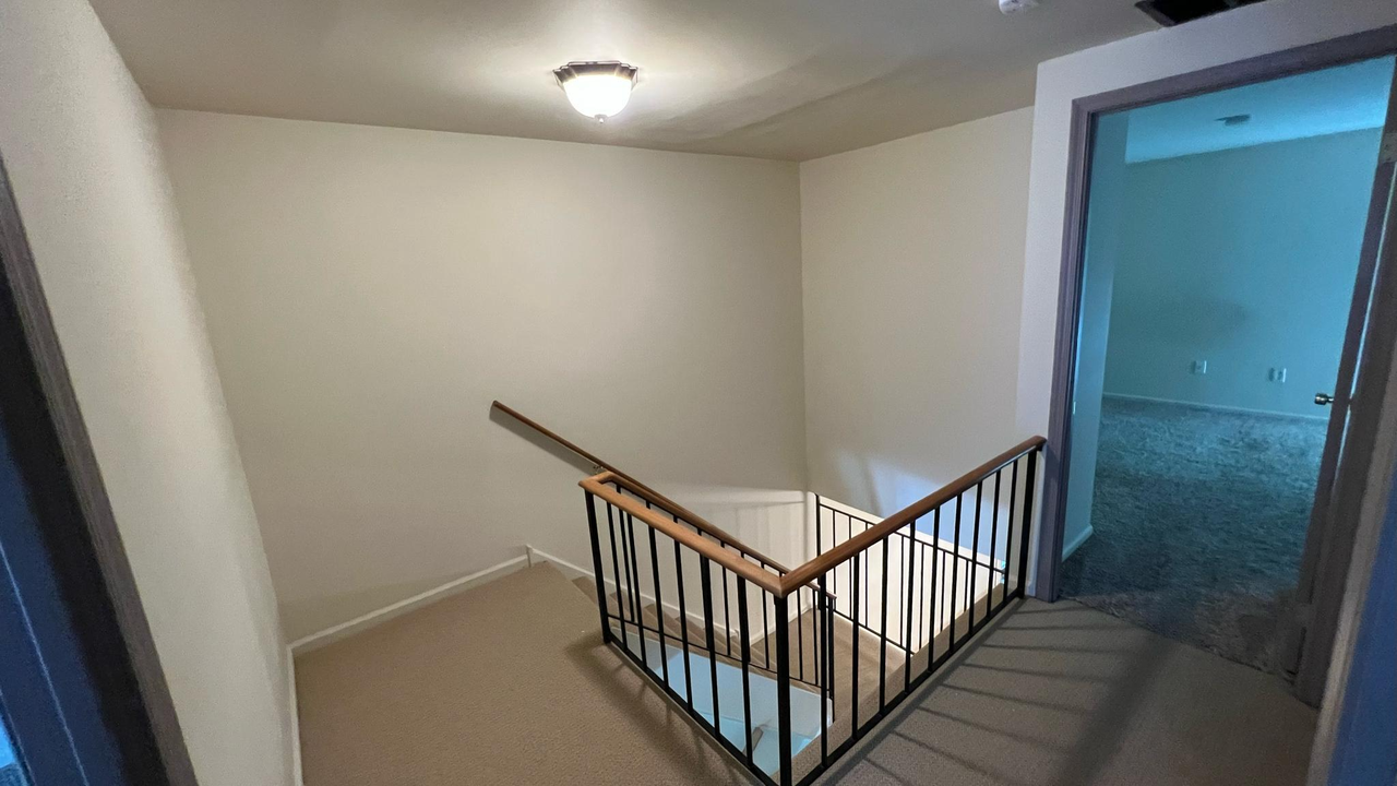 744 Summit Chase Dr #1 - Photo 2 of 25