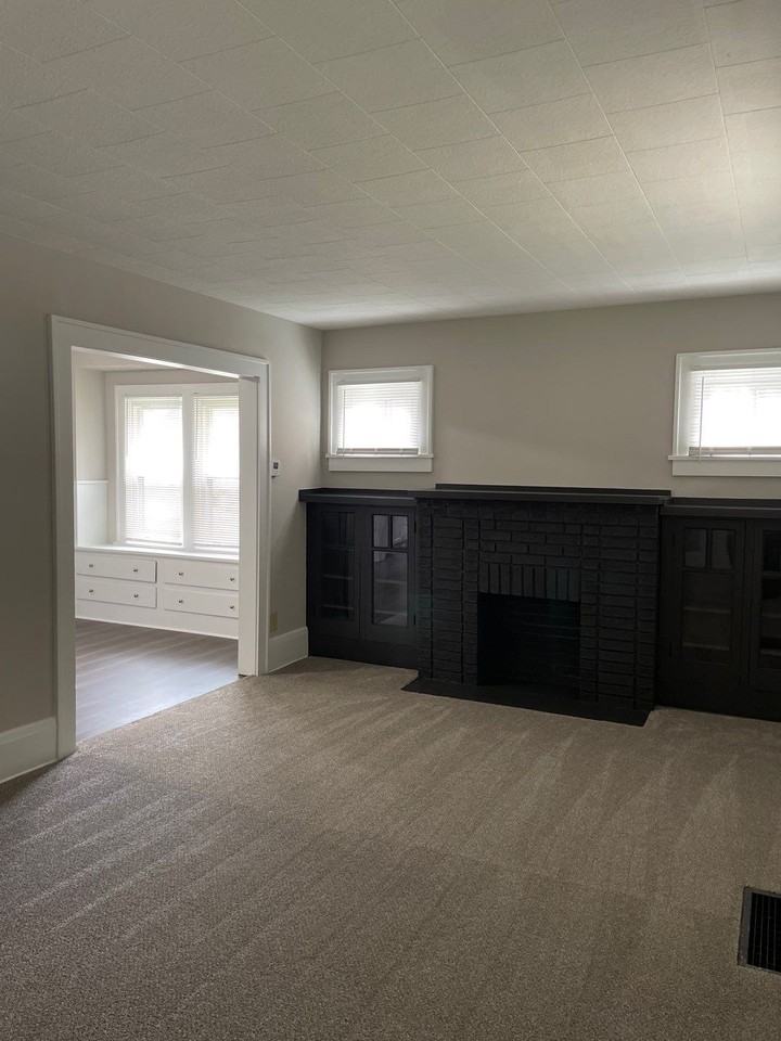 147 Conrad St #1 - Photo 5 of 17