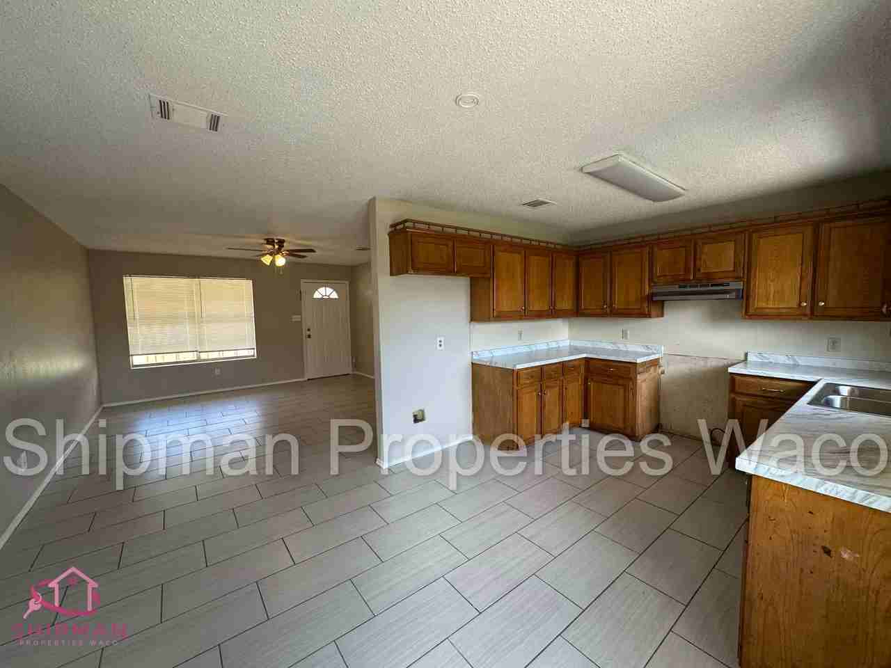 4709 Lexington St #1 - Photo 5 of 16