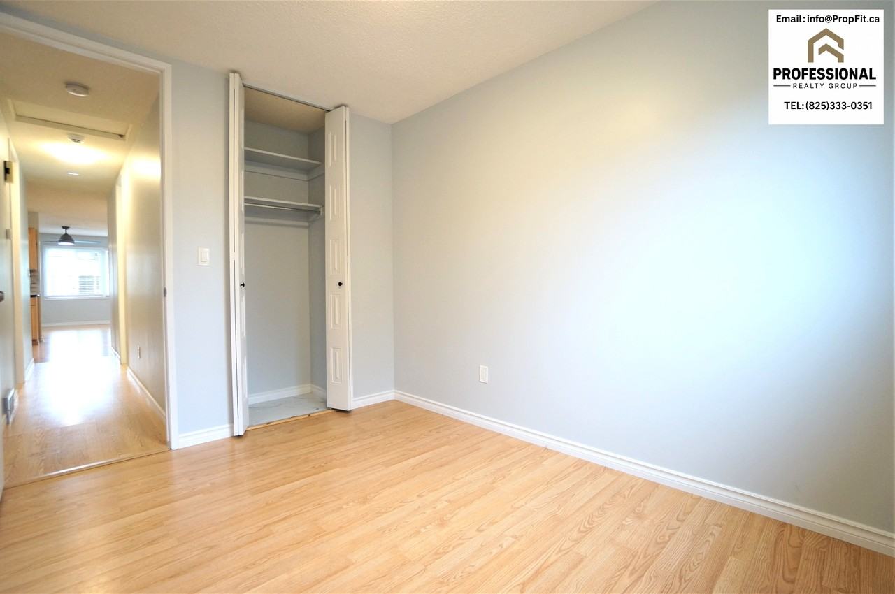 17124 101 St Nw - Photo 4 of 8