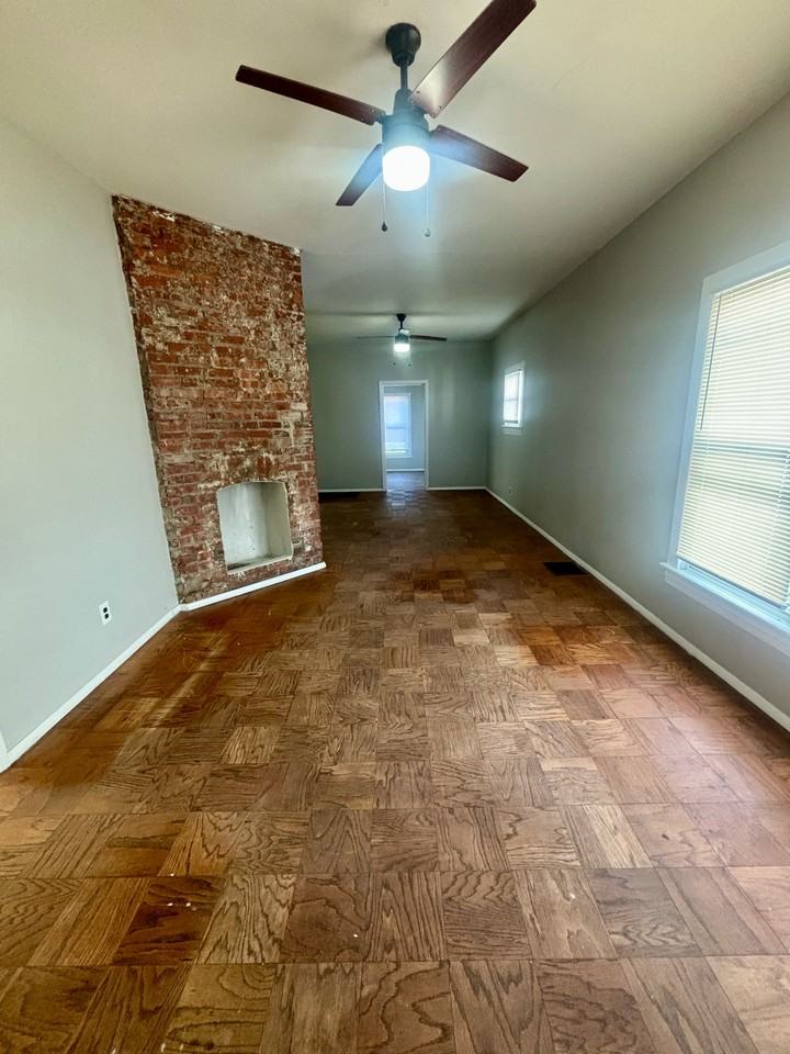 1112 Weller Ave #1 - Photo 2 of 9