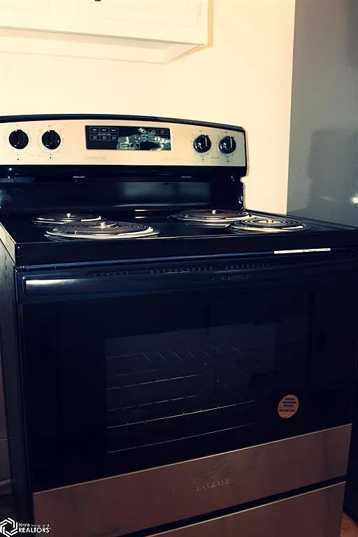 107 E Vest St #1 - Photo 7 of 13