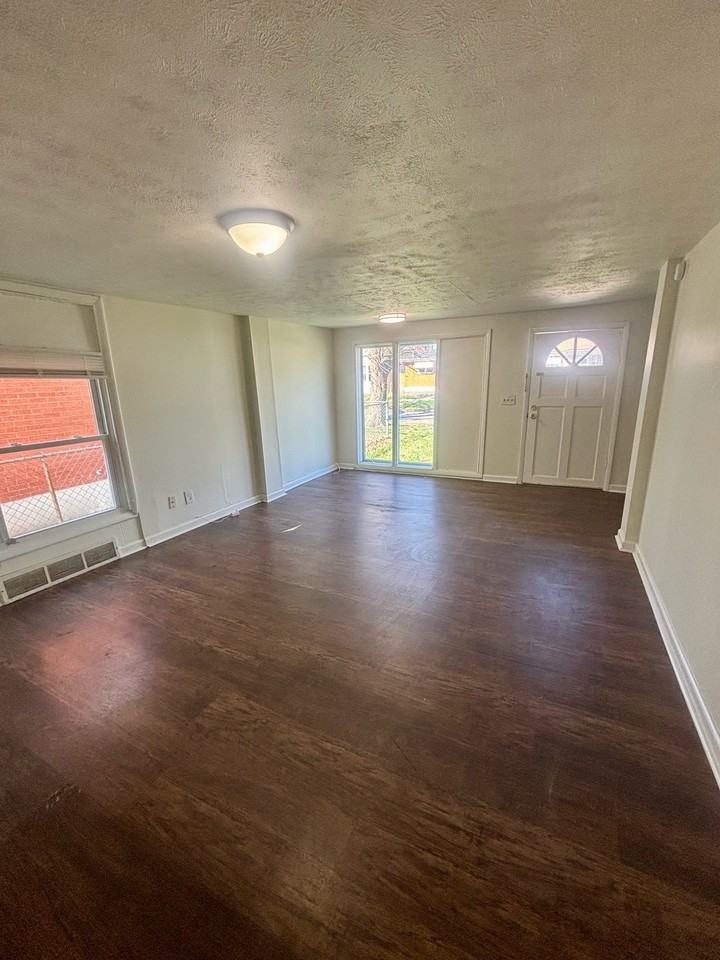 3633 Kahlert Ave #1 - Photo 4 of 9