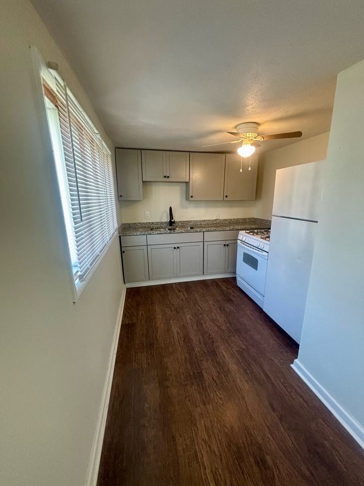 3633 Kahlert Ave #1 - Photo 5 of 9