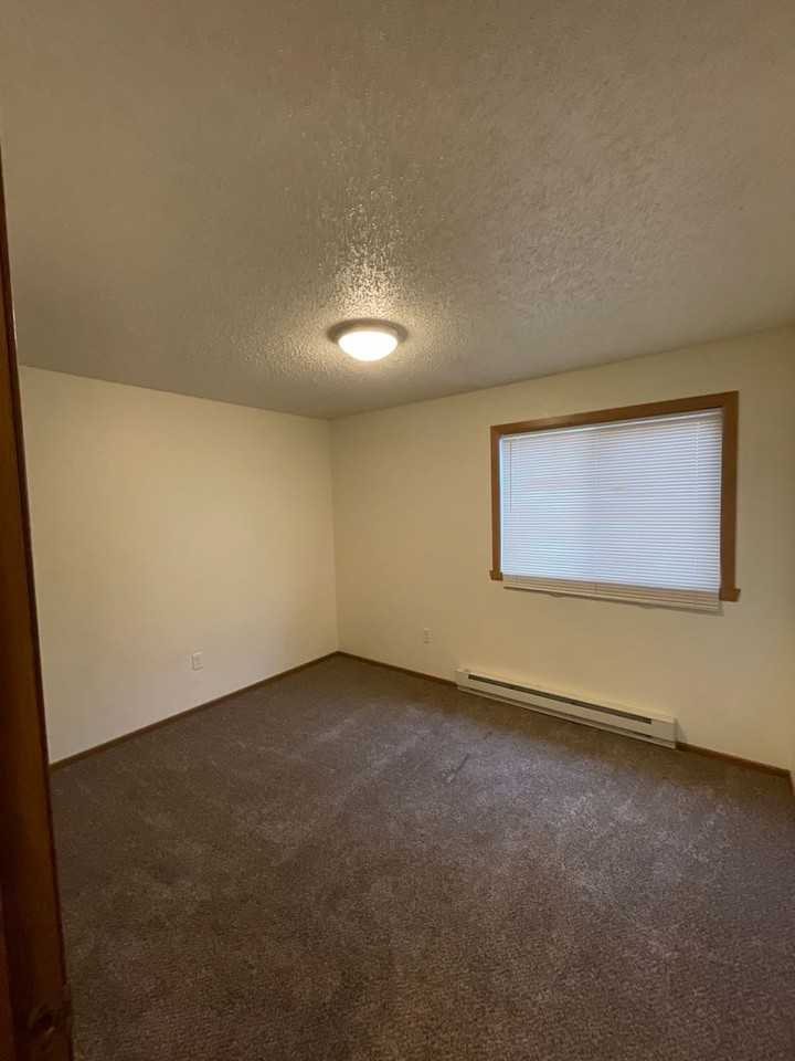 NP Apartments - Photo 5 of 11
