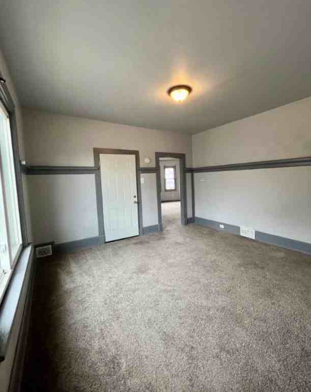 400 E Auer Ave #400 - Photo 2 of 8