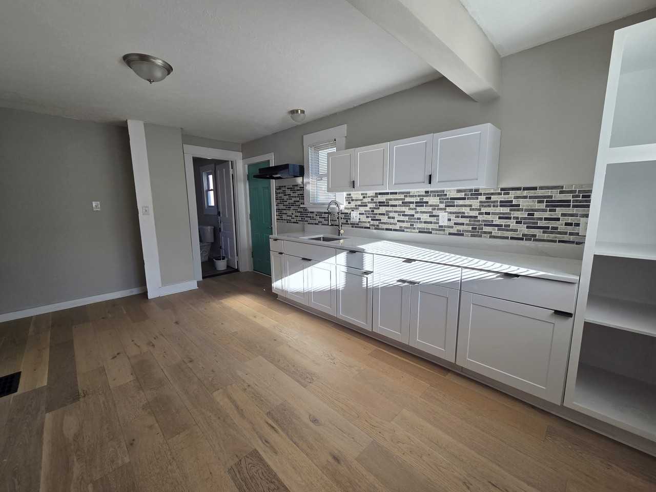 423 Clover St #1 - Photo 3 of 10