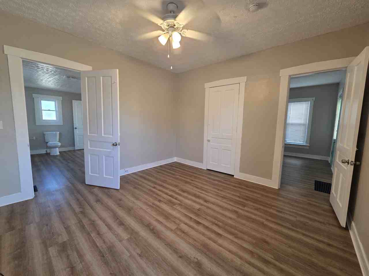 423 Clover St #1 - Photo 5 of 10