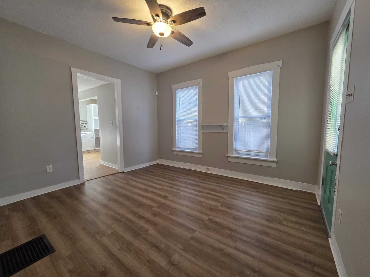 423 Clover St #1 - Photo 6 of 10