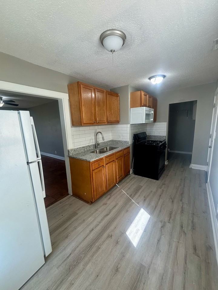 615 Dresden Ave #1 - Photo 4 of 9