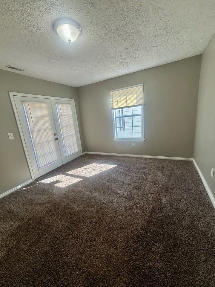 615 Dresden Ave #1 - Photo 7 of 9