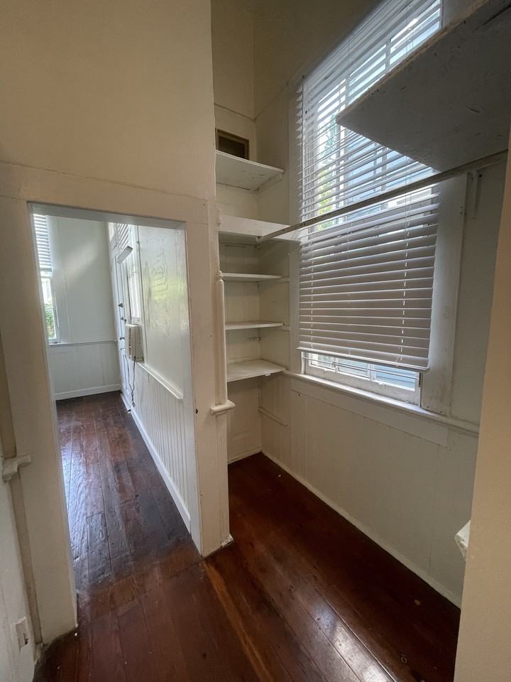 4907 Camp St #B - Photo 7 of 9