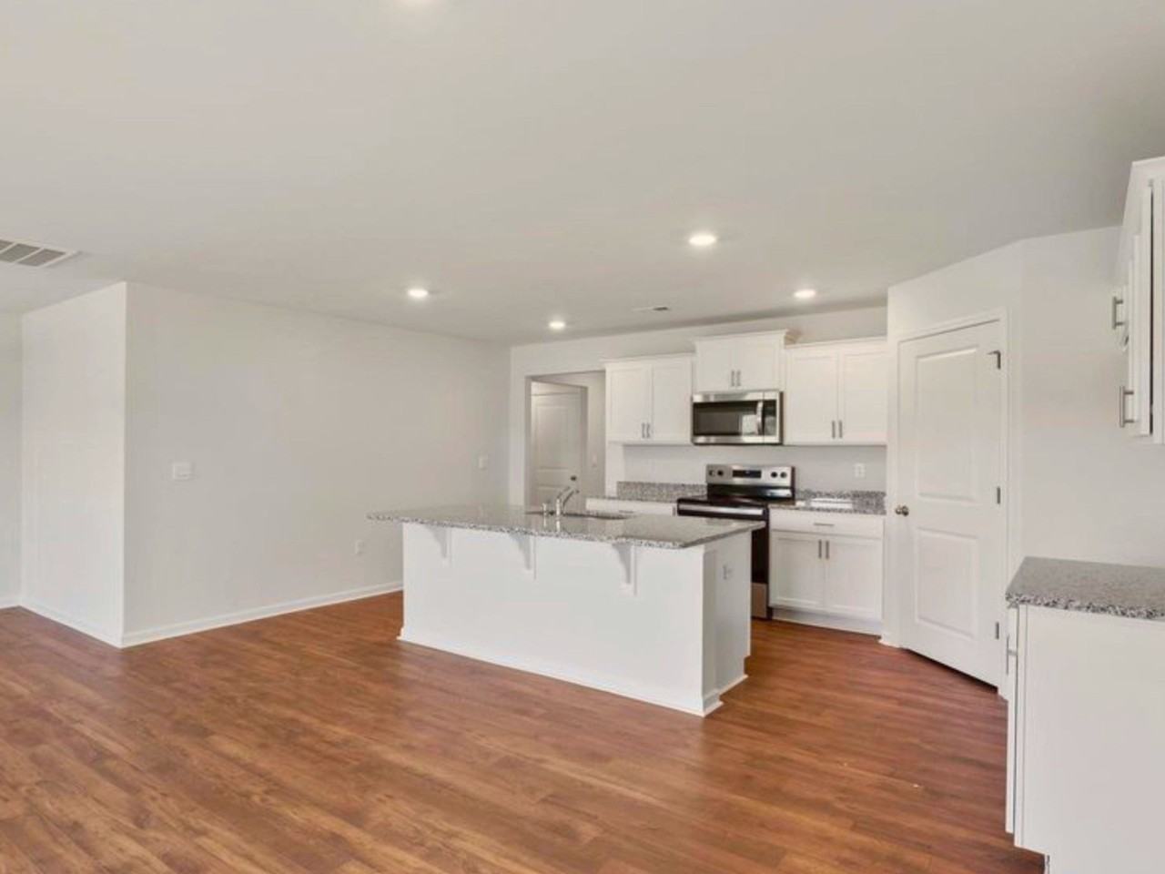 605 Palmerston Dr #1 - Photo 4 of 17