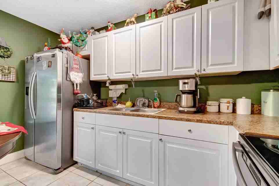 4034 Luzon Avenue - Photo 2 of 15