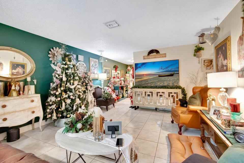 4034 Luzon Avenue - Photo 3 of 15