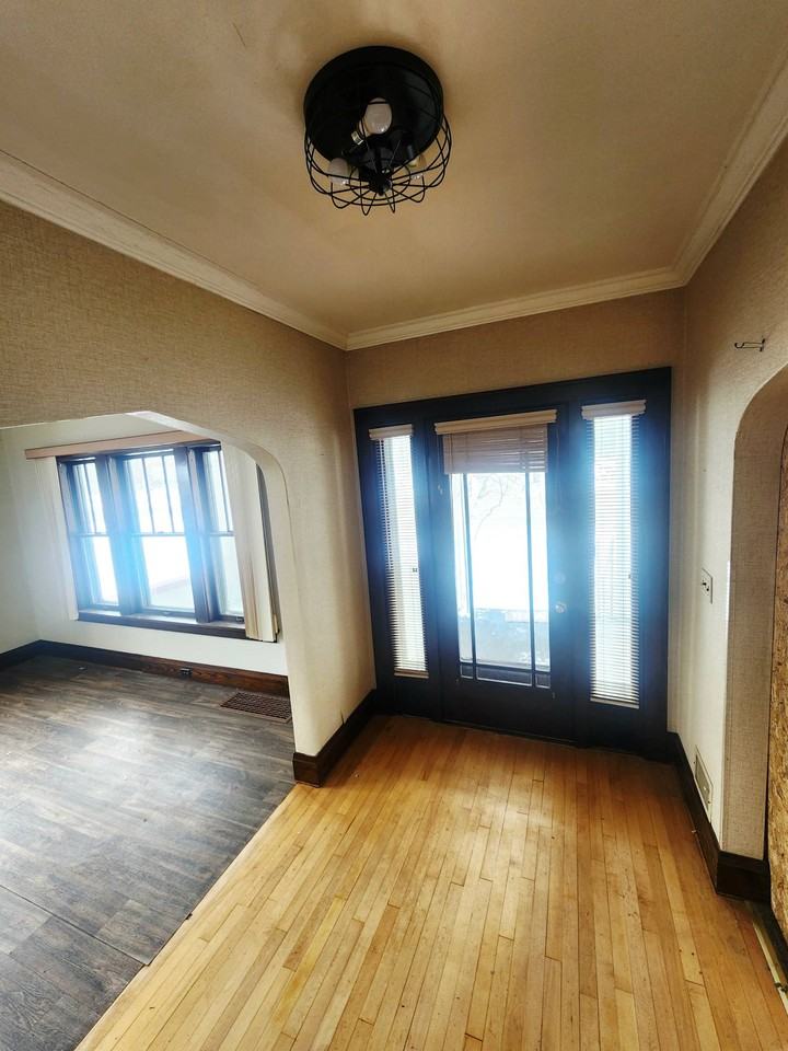 1718 Grand Ave #1 - Photo 4 of 11