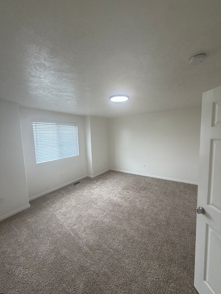 546 N 1380 W #1 - Photo 6 of 13