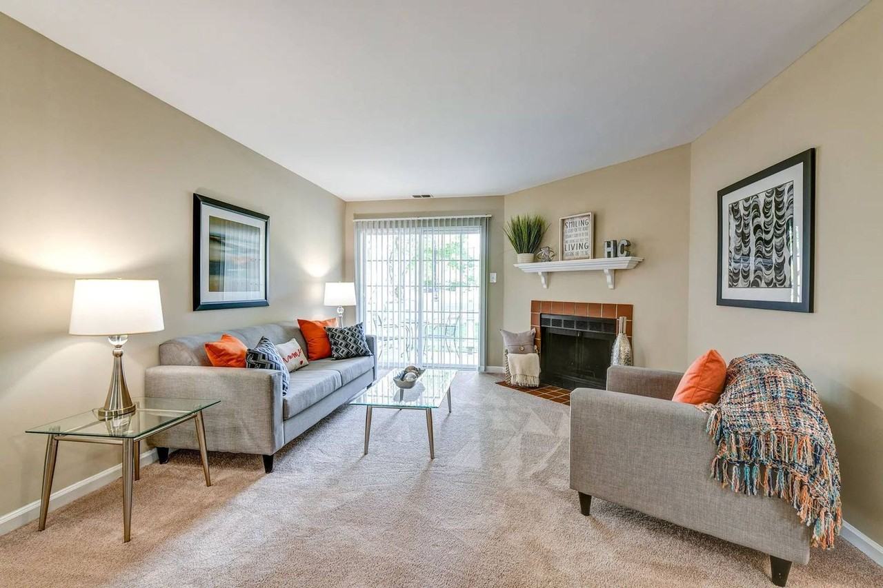 Hunt Club Apartments - Photo 2 of 10