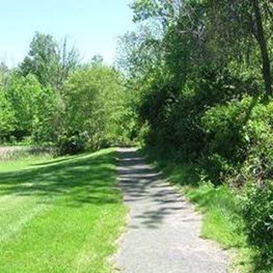 Hunt Club Apartments - Photo 3 of 10