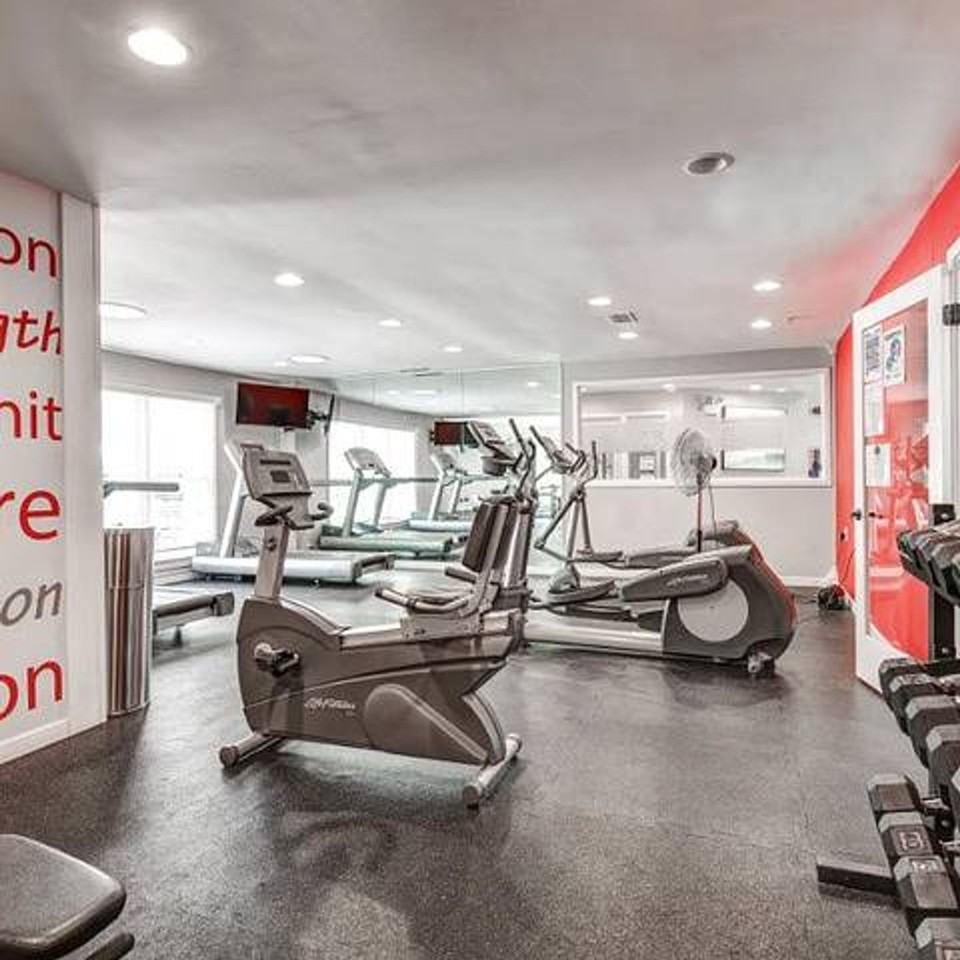 Hunt Club Apartments - Photo 6 of 10