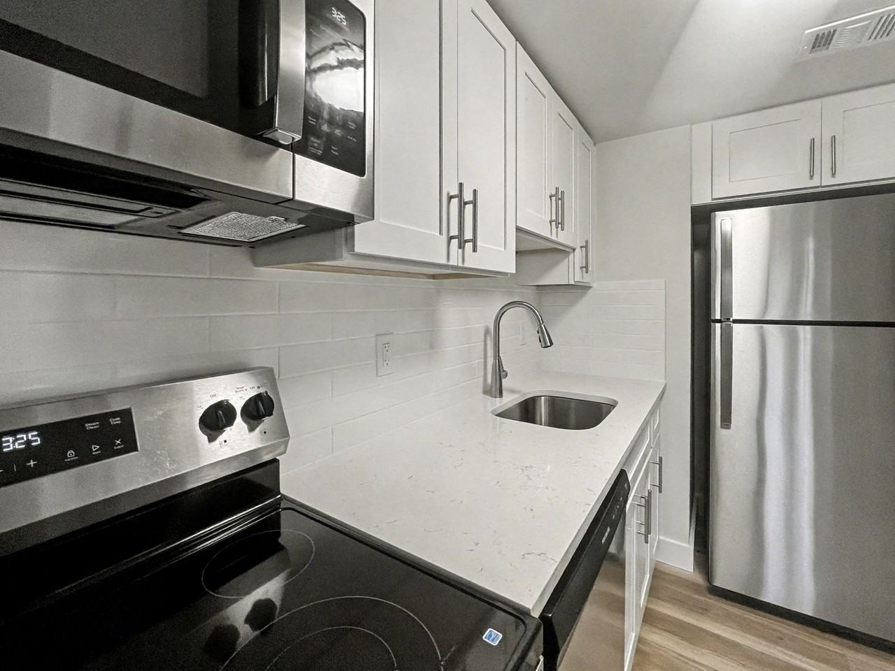 418 Magnolia Street - Photo 4 of 50