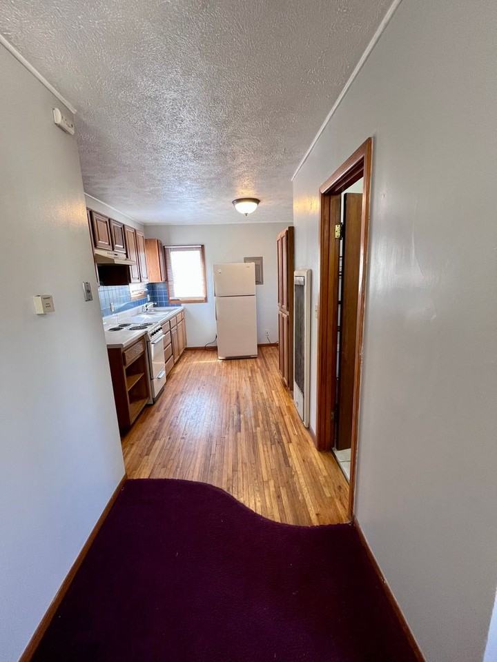 614 8th Ave - Photo 3 of 6