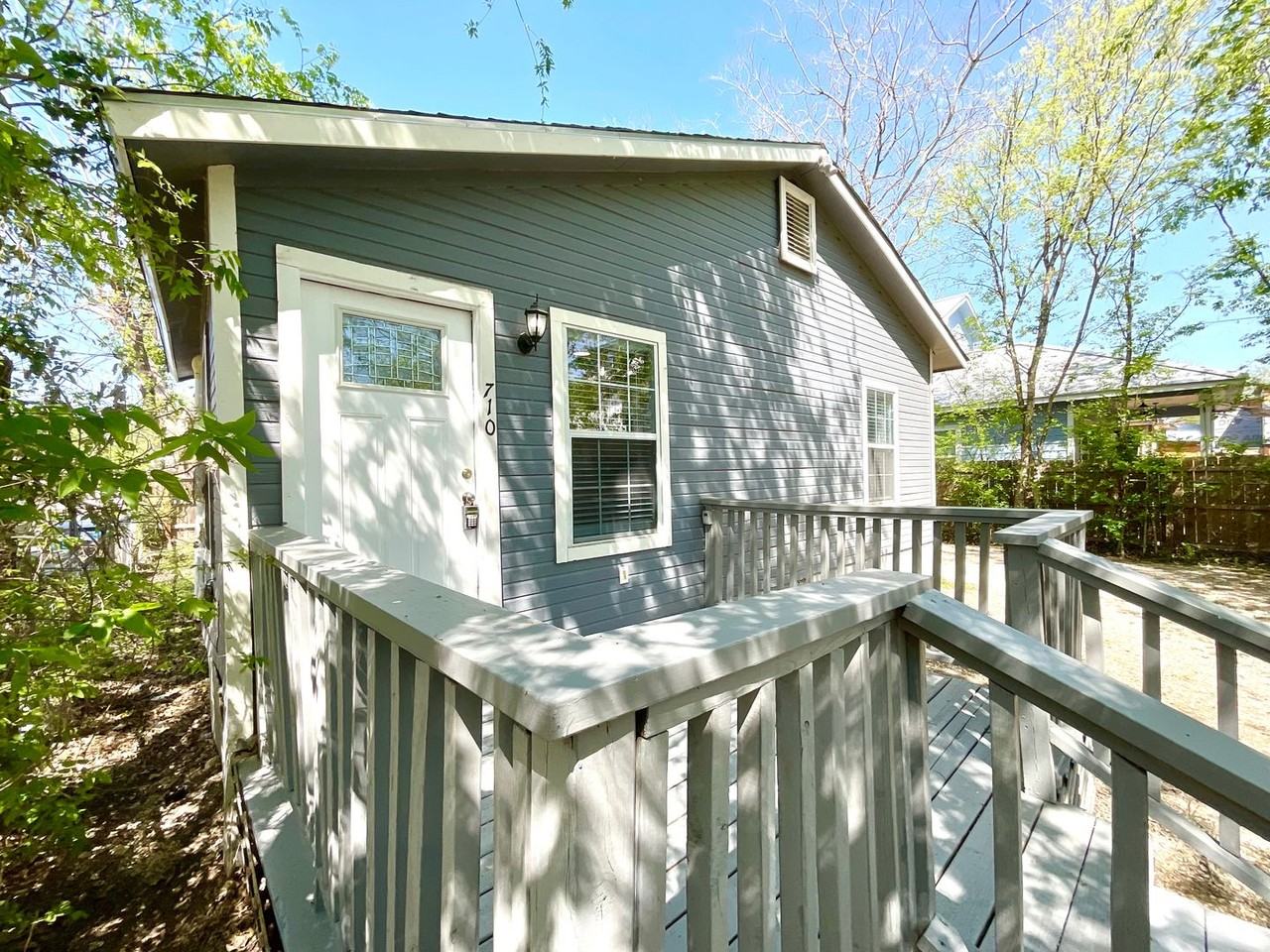 710 Virginia Blvd - Photo 2 of 15