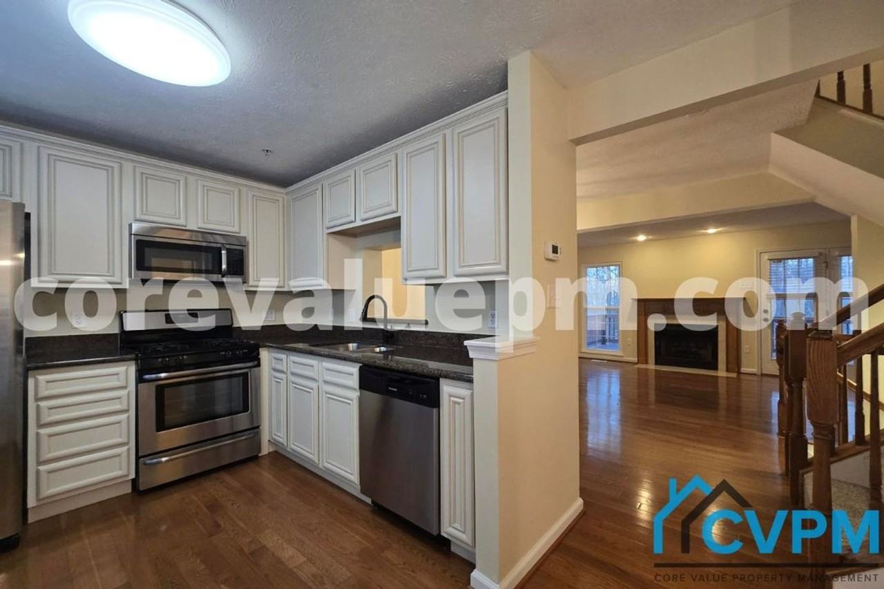 8511 Pine Meadows Dr - Photo 2 of 22