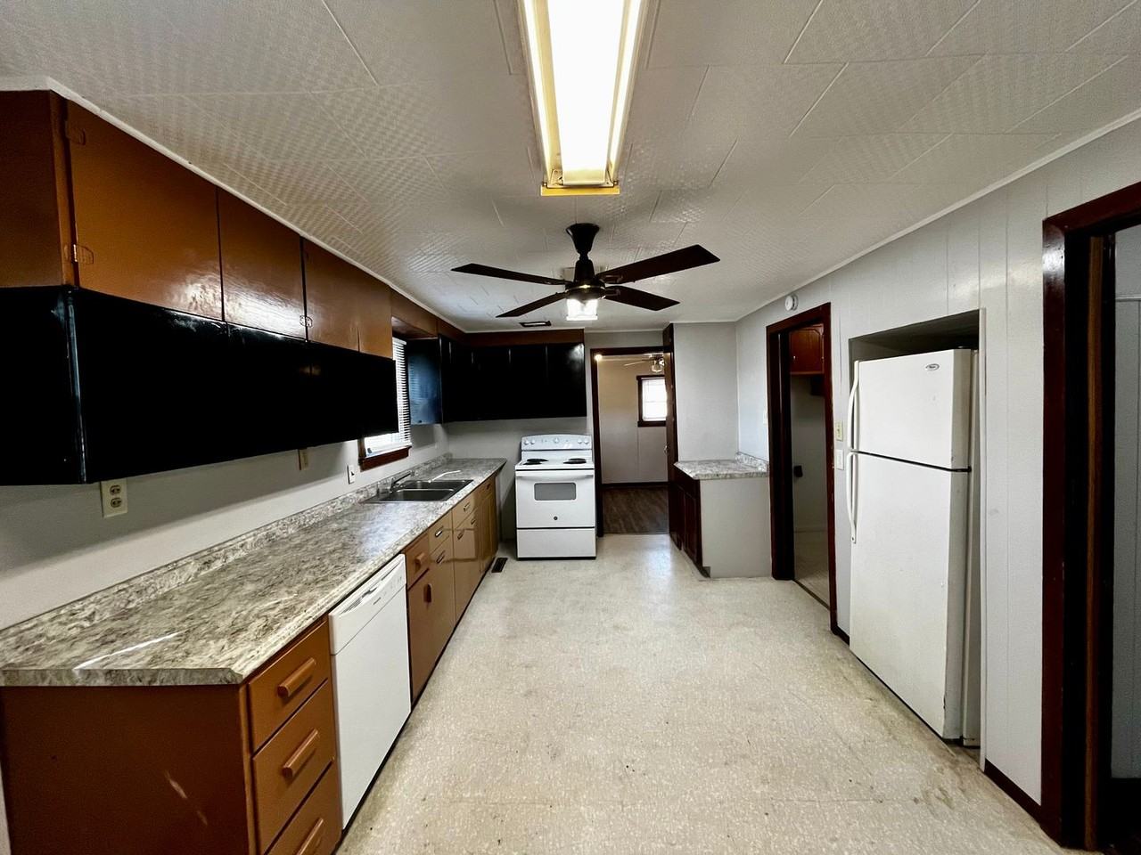 1506 W Mcartor Rd - Photo 6 of 13