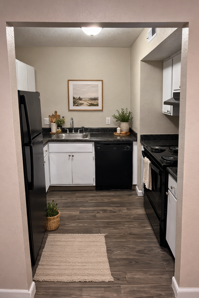 Chatsworth Apartments - Photo 4 of 10