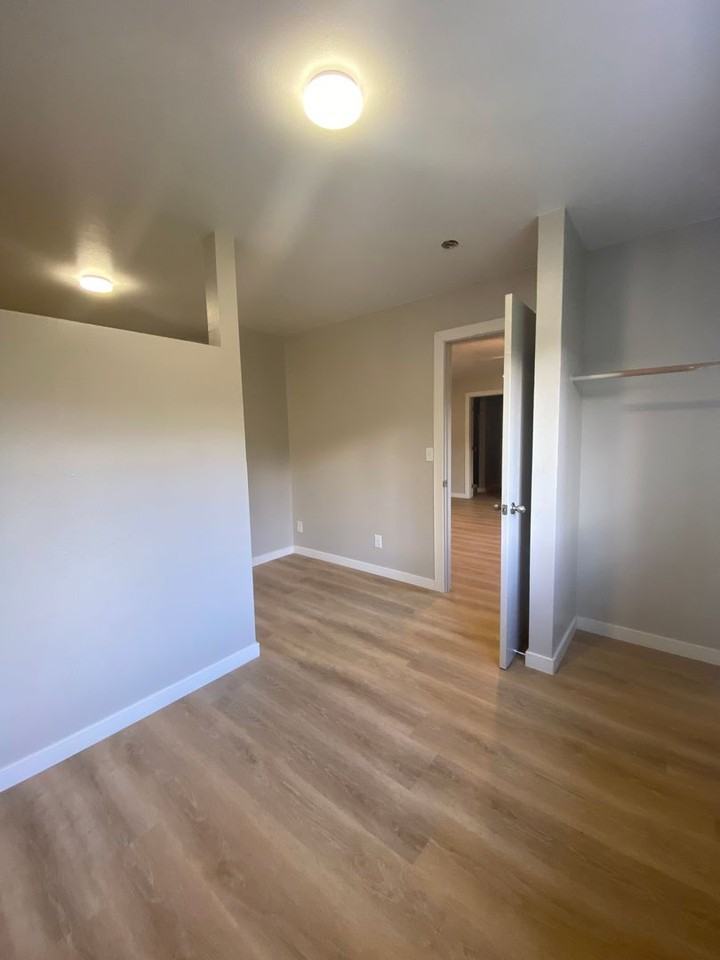 Chandler Complex - Photo 4 of 33