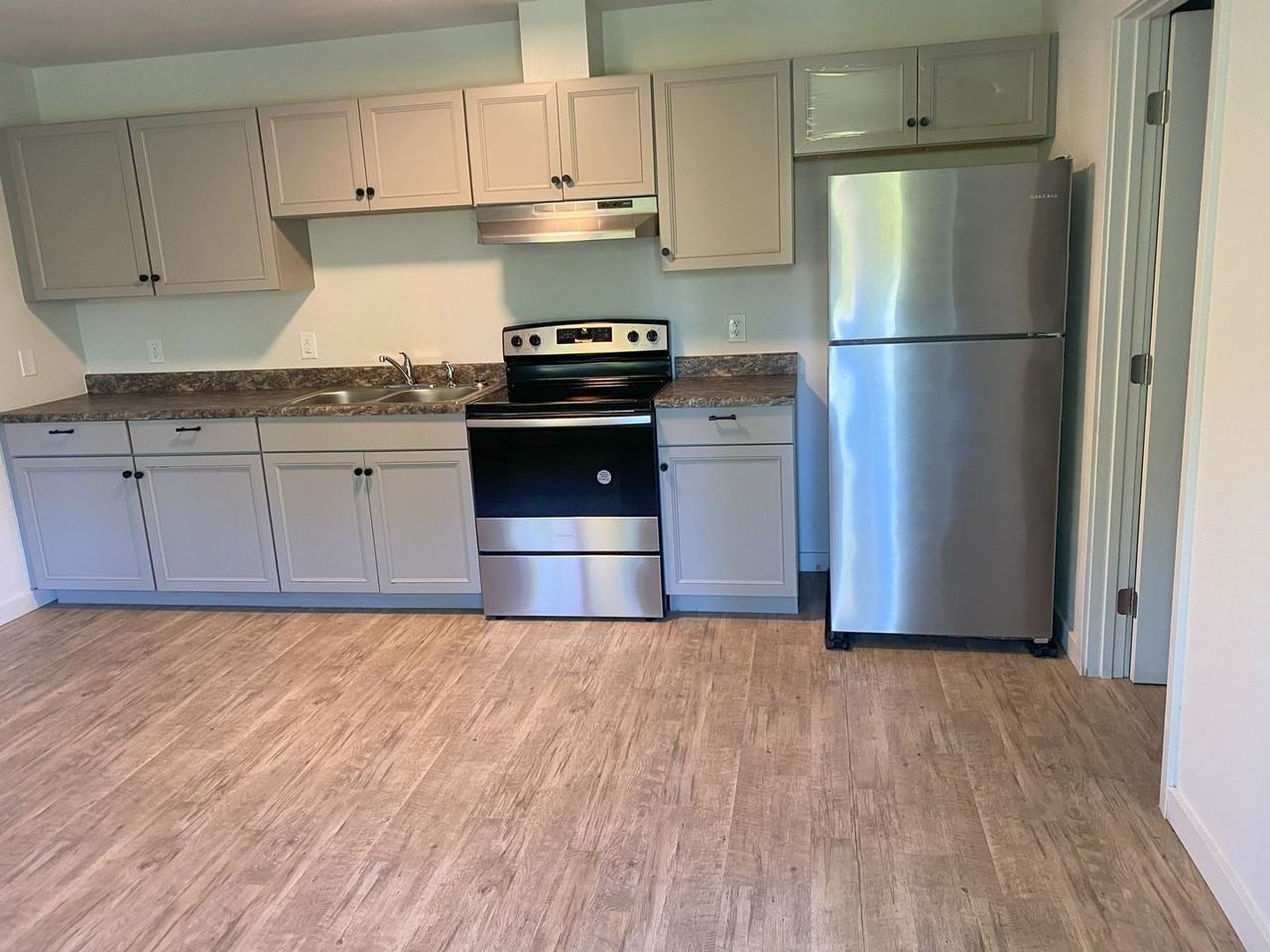 Chandler Complex - Photo 6 of 33