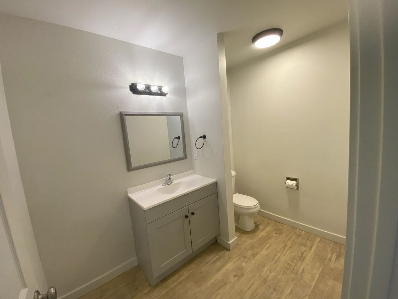 Chandler Complex - Photo 3 of 29