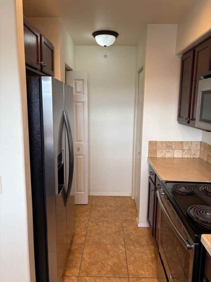 5625 Saxon Way - Photo 3 of 31