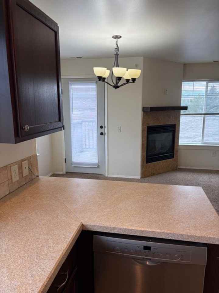 5625 Saxon Way - Photo 5 of 31