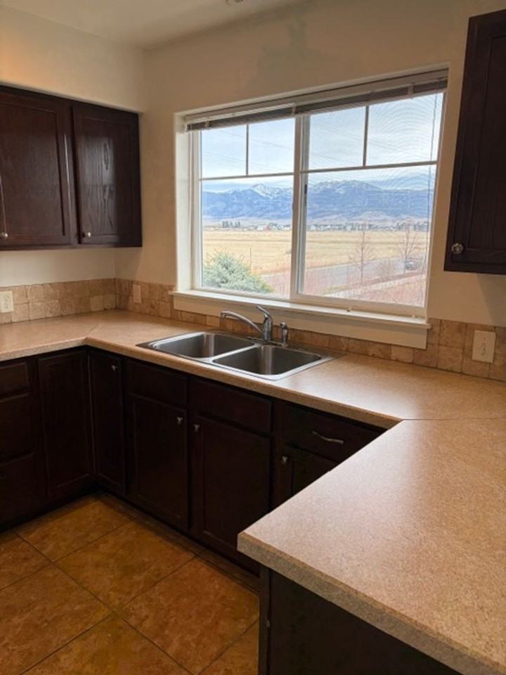 5625 Saxon Way - Photo 7 of 31