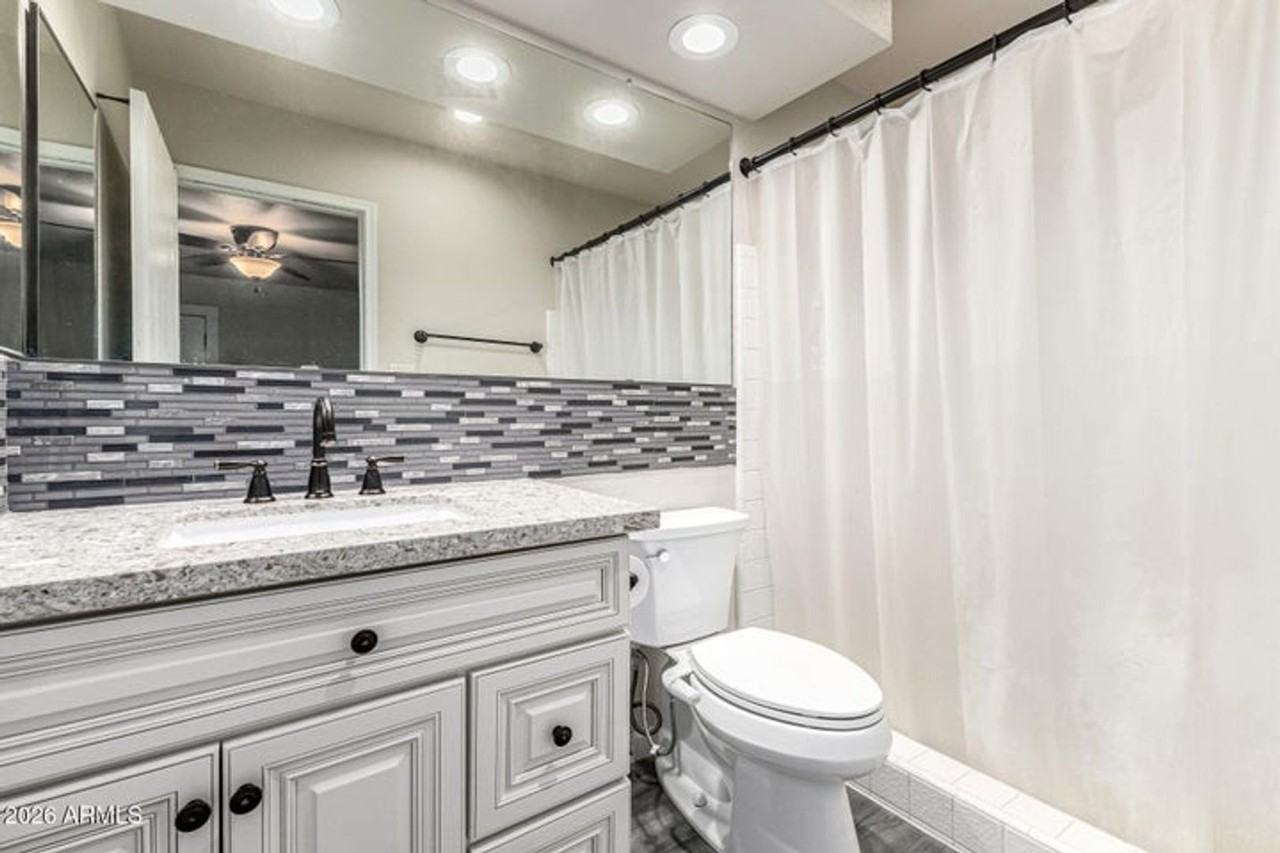 2502 E Malibu Dr - Photo 3 of 14